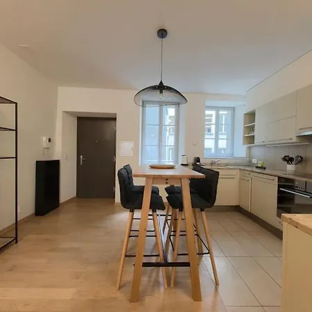 Apartment Charming 2-bedroom In The Heart Of Rsf2 *